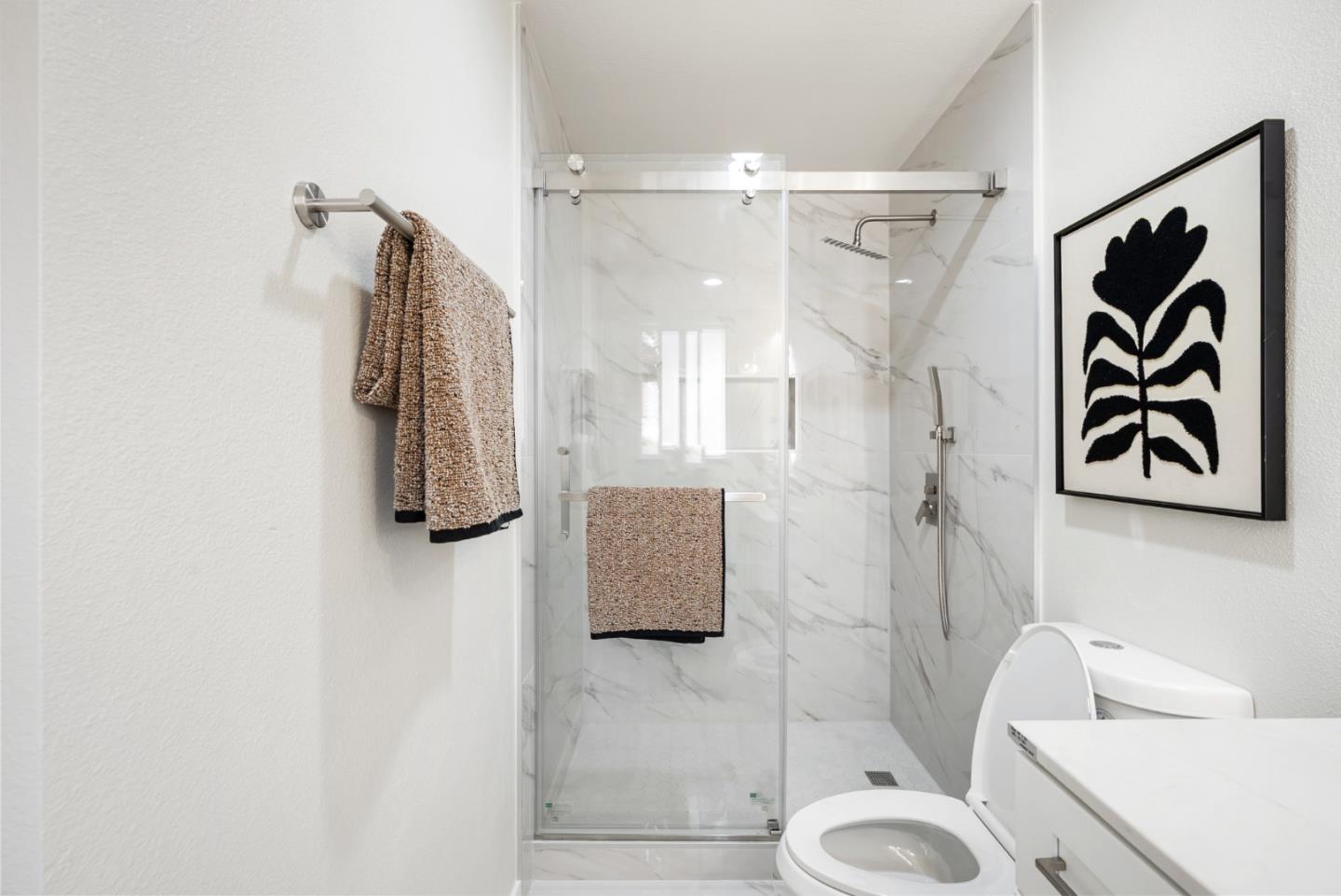 Detail Gallery Image 29 of 44 For 3375 East Ave, Hayward,  CA 94541 - 4 Beds | 3 Baths