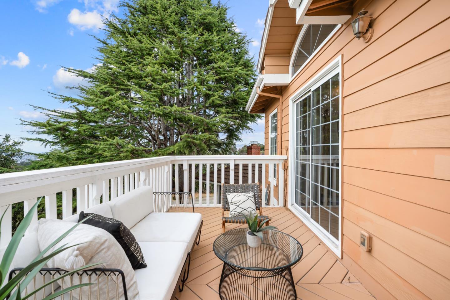 Detail Gallery Image 35 of 44 For 3375 East Ave, Hayward,  CA 94541 - 4 Beds | 3 Baths