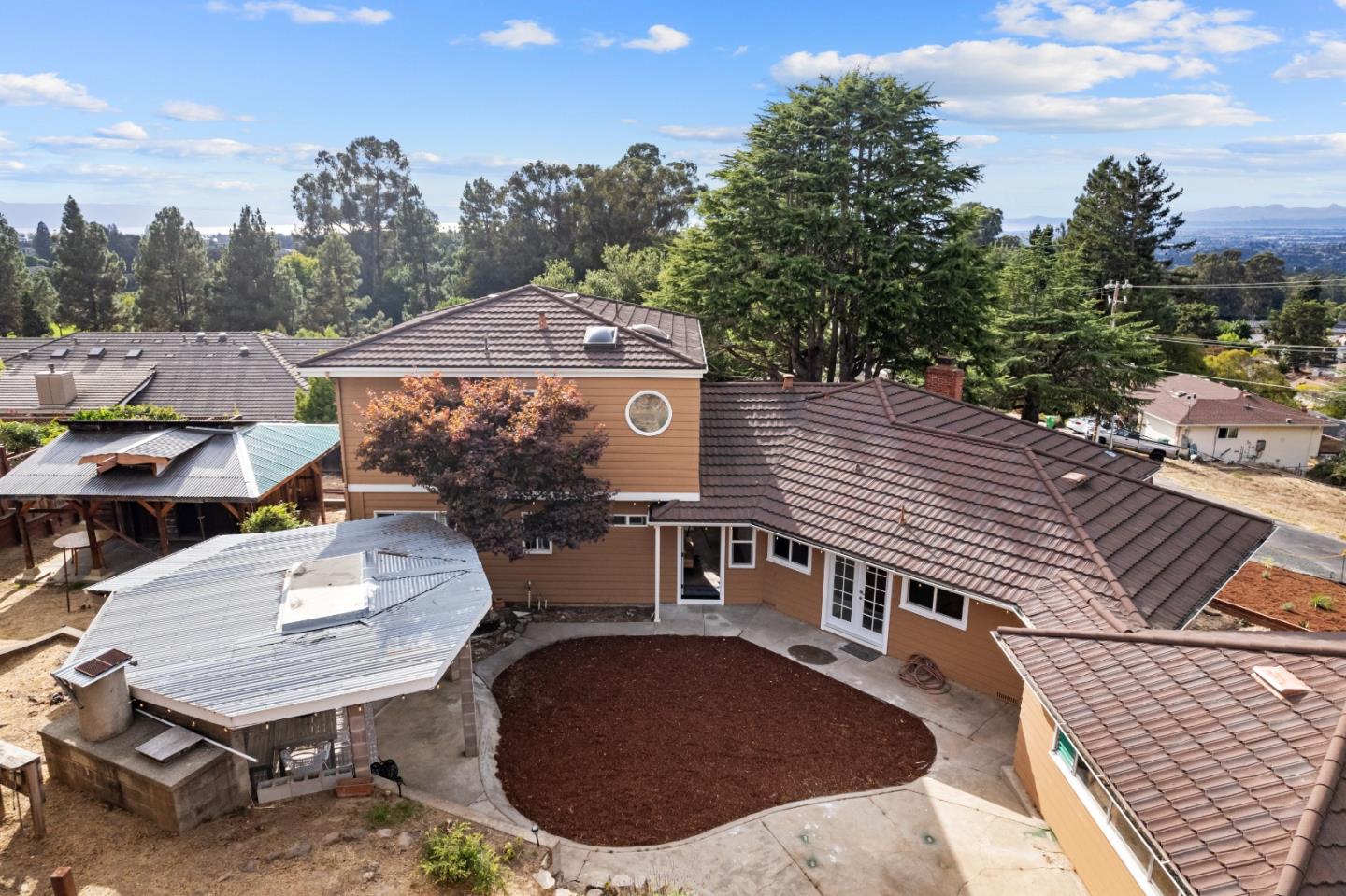 Detail Gallery Image 36 of 44 For 3375 East Ave, Hayward,  CA 94541 - 4 Beds | 3 Baths