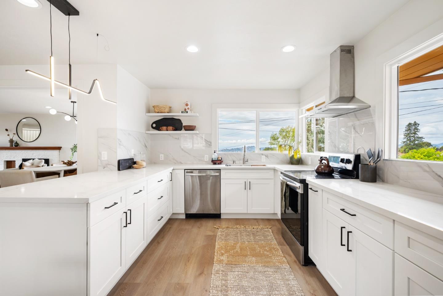 Detail Gallery Image 7 of 44 For 3375 East Ave, Hayward,  CA 94541 - 4 Beds | 3 Baths