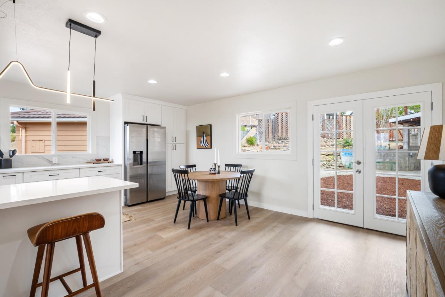 Detail Gallery Image 9 of 44 For 3375 East Ave, Hayward,  CA 94541 - 4 Beds | 3 Baths