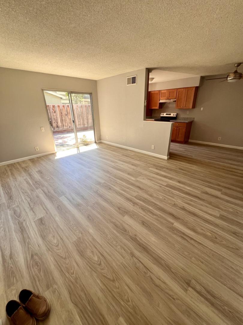 Detail Gallery Image 4 of 25 For 1362 Mcquesten a,  San Jose,  CA 95122 - 2 Beds | 1 Baths