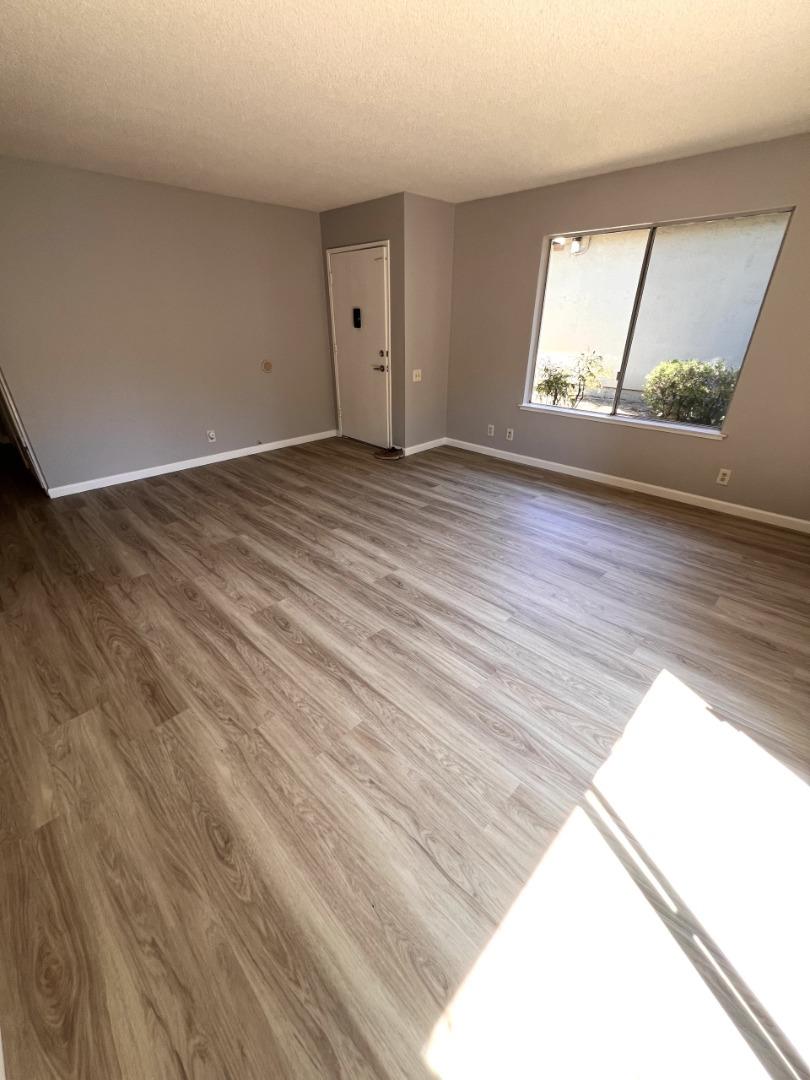 Detail Gallery Image 6 of 25 For 1362 Mcquesten a,  San Jose,  CA 95122 - 2 Beds | 1 Baths