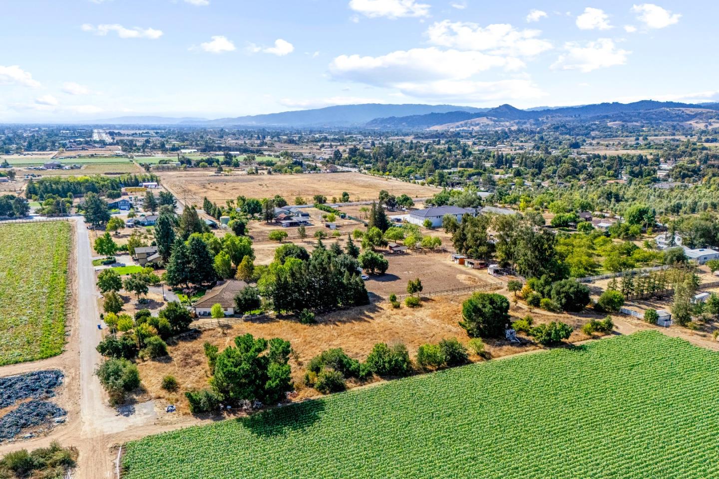 Detail Gallery Image 7 of 30 For 15465 Leann Ct, Morgan Hill,  CA 95037 - – Beds | – Baths