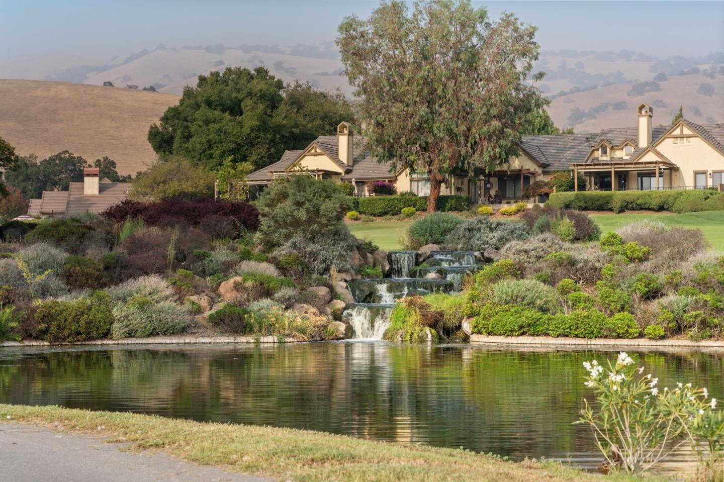 Detail Gallery Image 48 of 56 For 2044 Folle Blanche Dr, San Jose,  CA 95135 - 3 Beds | 2 Baths