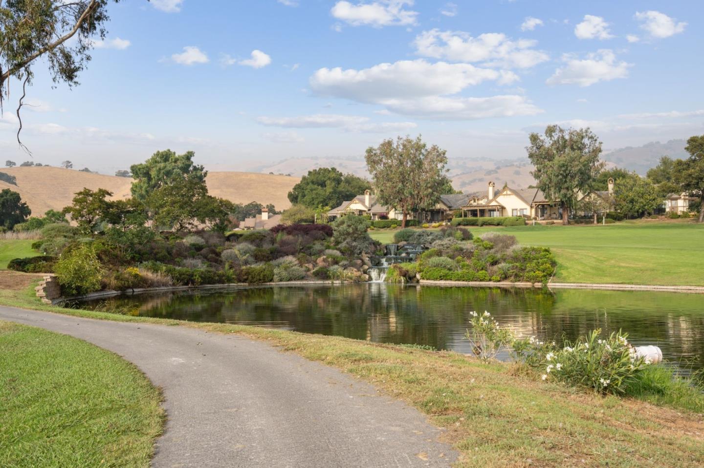 Detail Gallery Image 49 of 56 For 2044 Folle Blanche Dr, San Jose,  CA 95135 - 3 Beds | 2 Baths