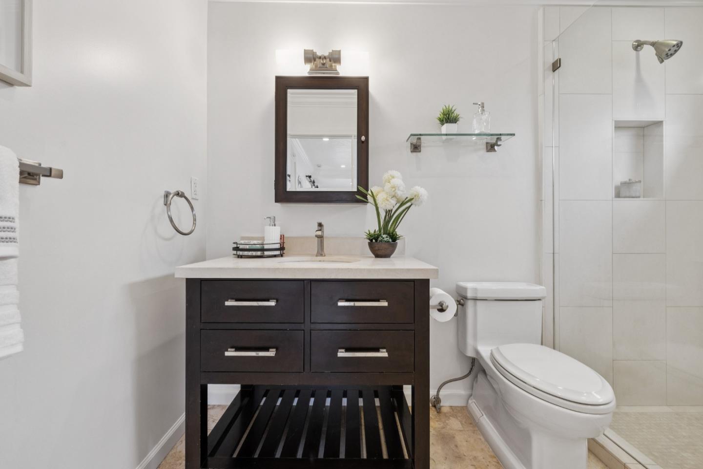 Detail Gallery Image 25 of 51 For 190 Rutherford Ave, Redwood City,  CA 94061 - 3 Beds | 2 Baths