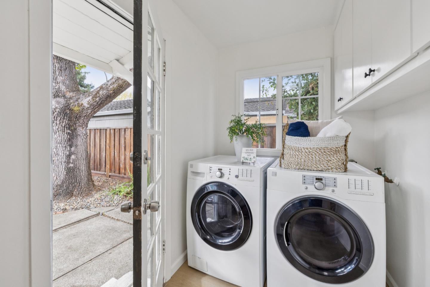 Detail Gallery Image 34 of 51 For 190 Rutherford Ave, Redwood City,  CA 94061 - 3 Beds | 2 Baths