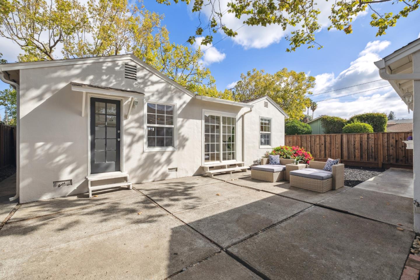 Detail Gallery Image 37 of 51 For 190 Rutherford Ave, Redwood City,  CA 94061 - 3 Beds | 2 Baths