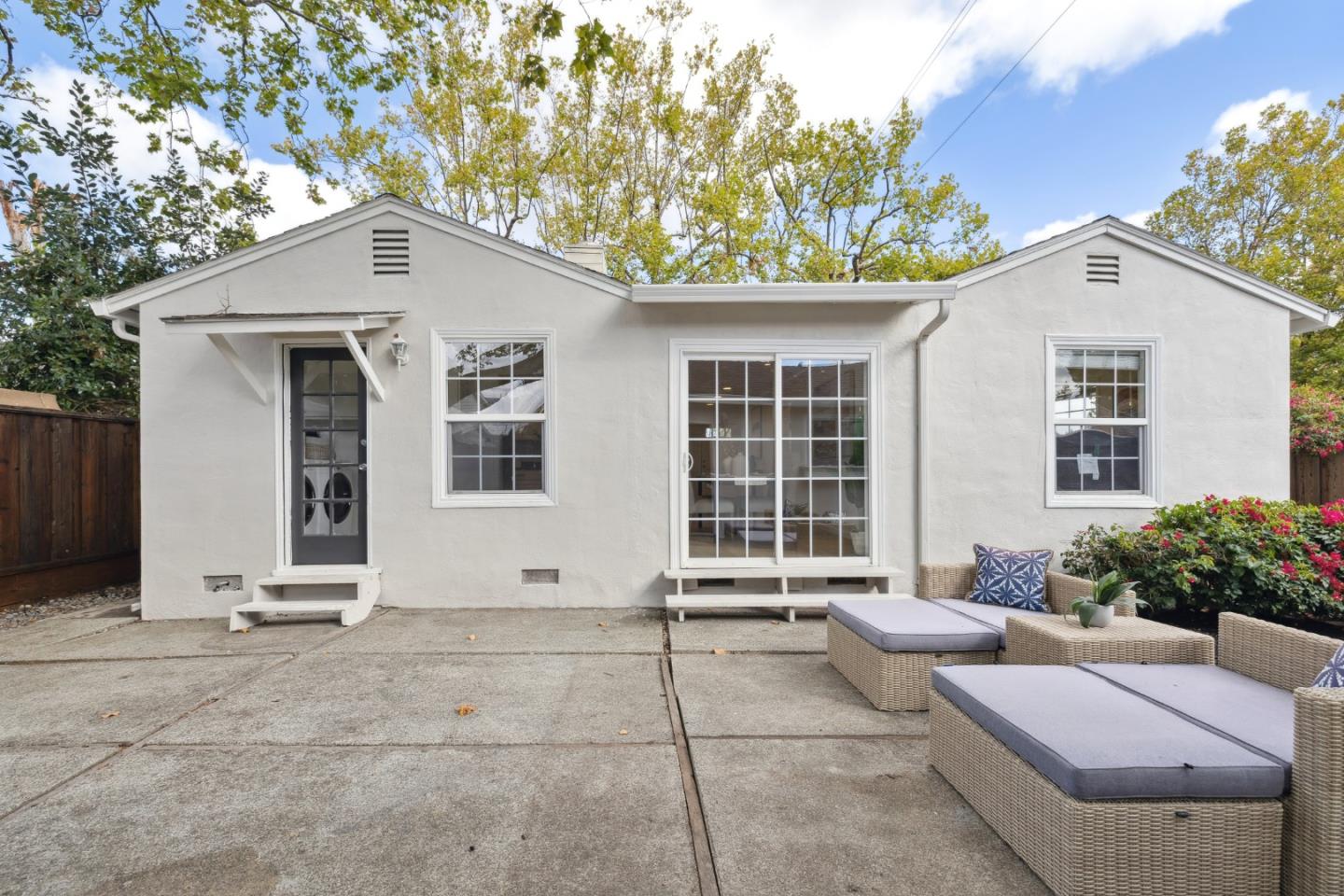 Detail Gallery Image 38 of 51 For 190 Rutherford Ave, Redwood City,  CA 94061 - 3 Beds | 2 Baths