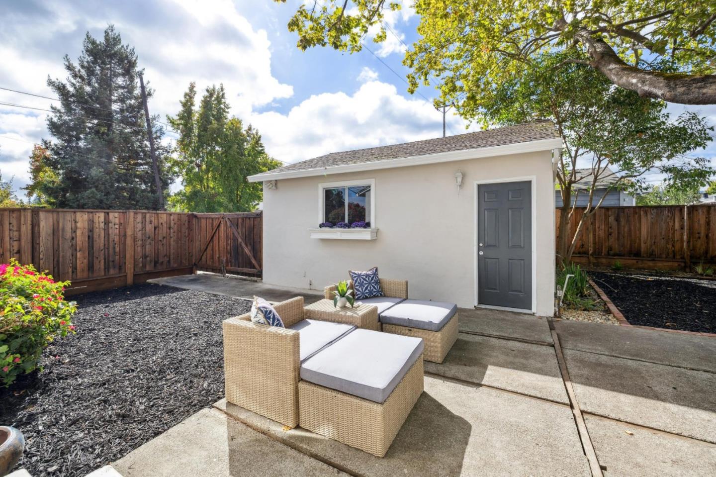 Detail Gallery Image 41 of 51 For 190 Rutherford Ave, Redwood City,  CA 94061 - 3 Beds | 2 Baths