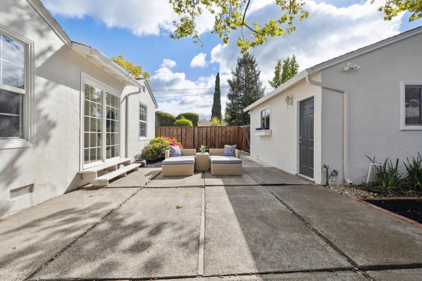 Detail Gallery Image 42 of 51 For 190 Rutherford Ave, Redwood City,  CA 94061 - 3 Beds | 2 Baths