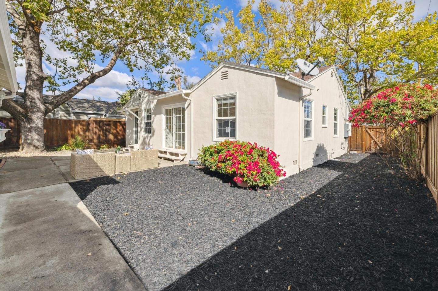 Detail Gallery Image 45 of 51 For 190 Rutherford Ave, Redwood City,  CA 94061 - 3 Beds | 2 Baths