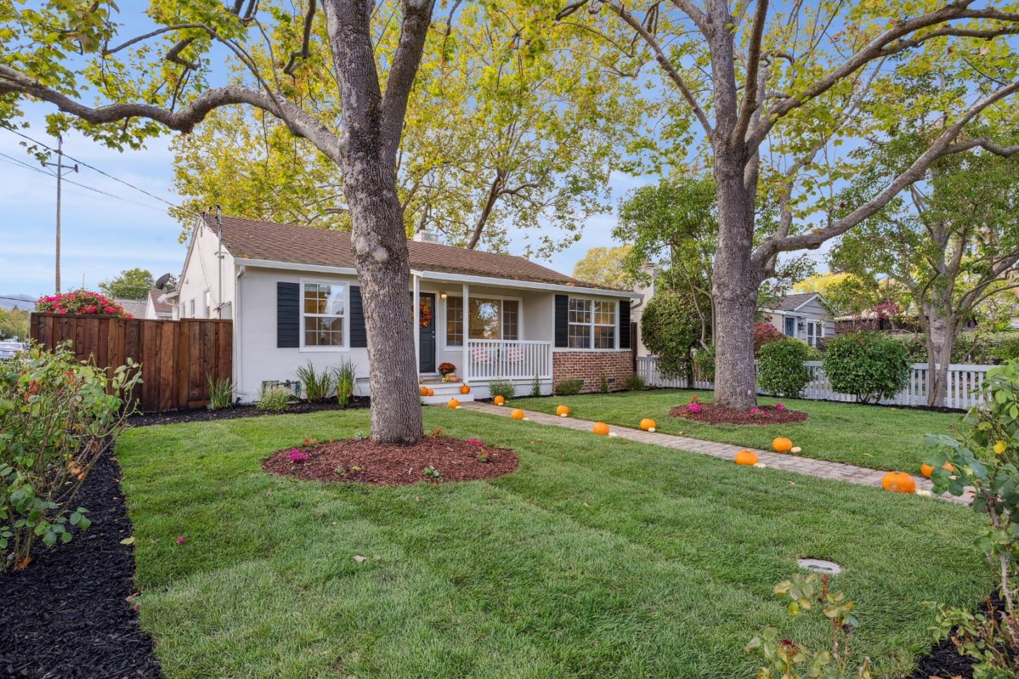 Detail Gallery Image 49 of 51 For 190 Rutherford Ave, Redwood City,  CA 94061 - 3 Beds | 2 Baths