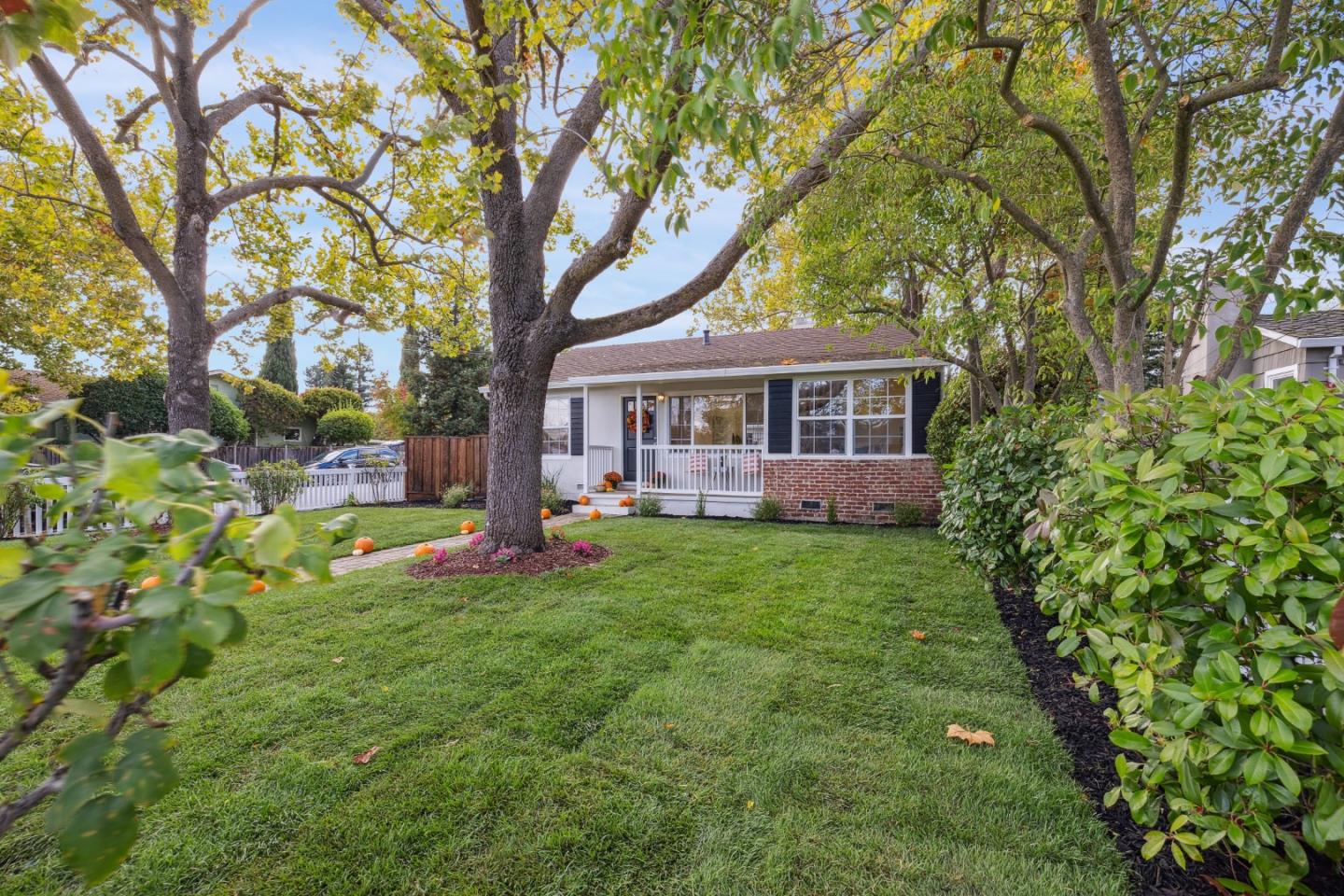 Detail Gallery Image 50 of 51 For 190 Rutherford Ave, Redwood City,  CA 94061 - 3 Beds | 2 Baths