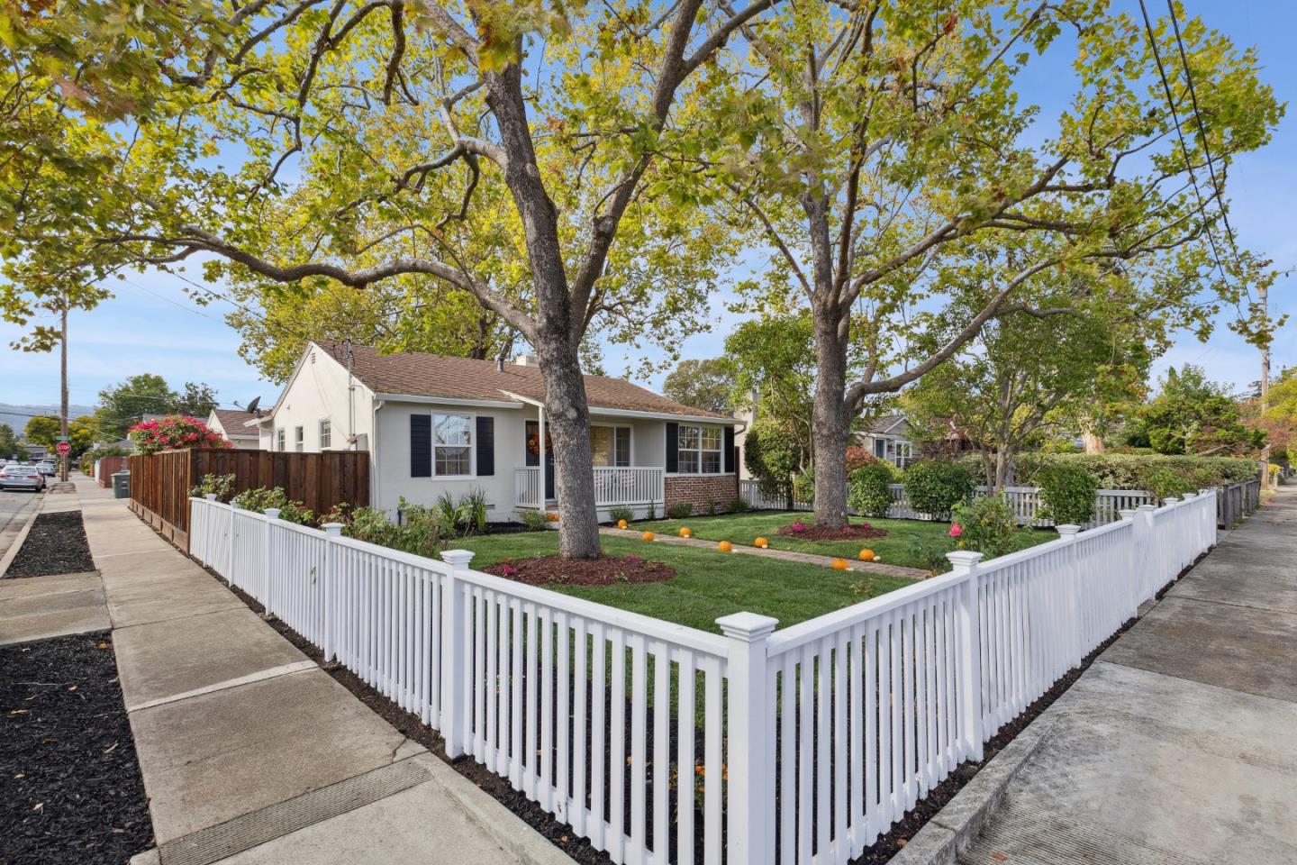 Detail Gallery Image 51 of 51 For 190 Rutherford Ave, Redwood City,  CA 94061 - 3 Beds | 2 Baths