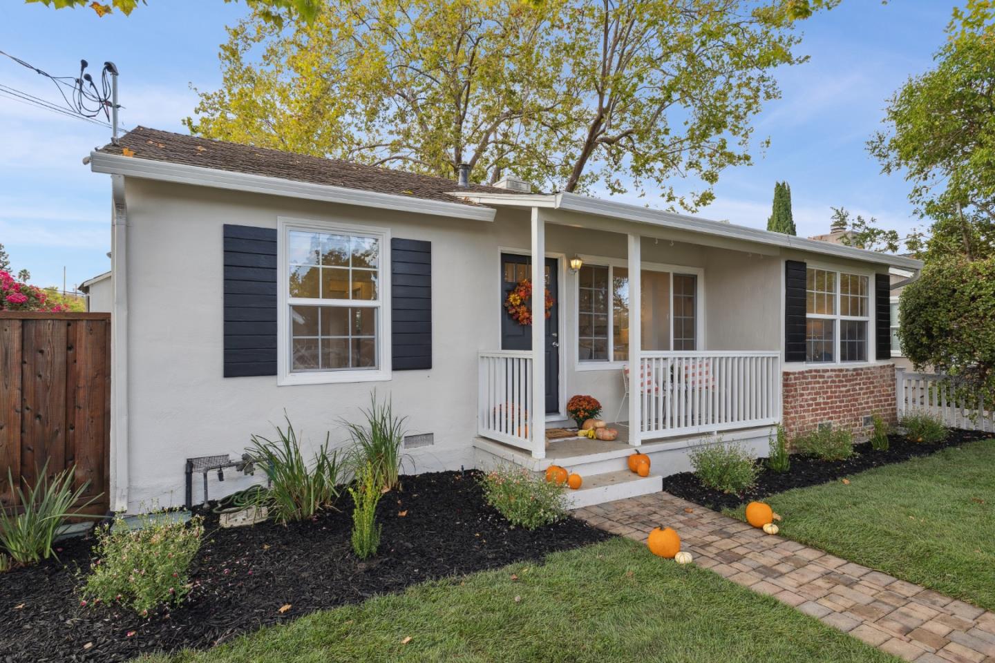 Detail Gallery Image 6 of 51 For 190 Rutherford Ave, Redwood City,  CA 94061 - 3 Beds | 2 Baths