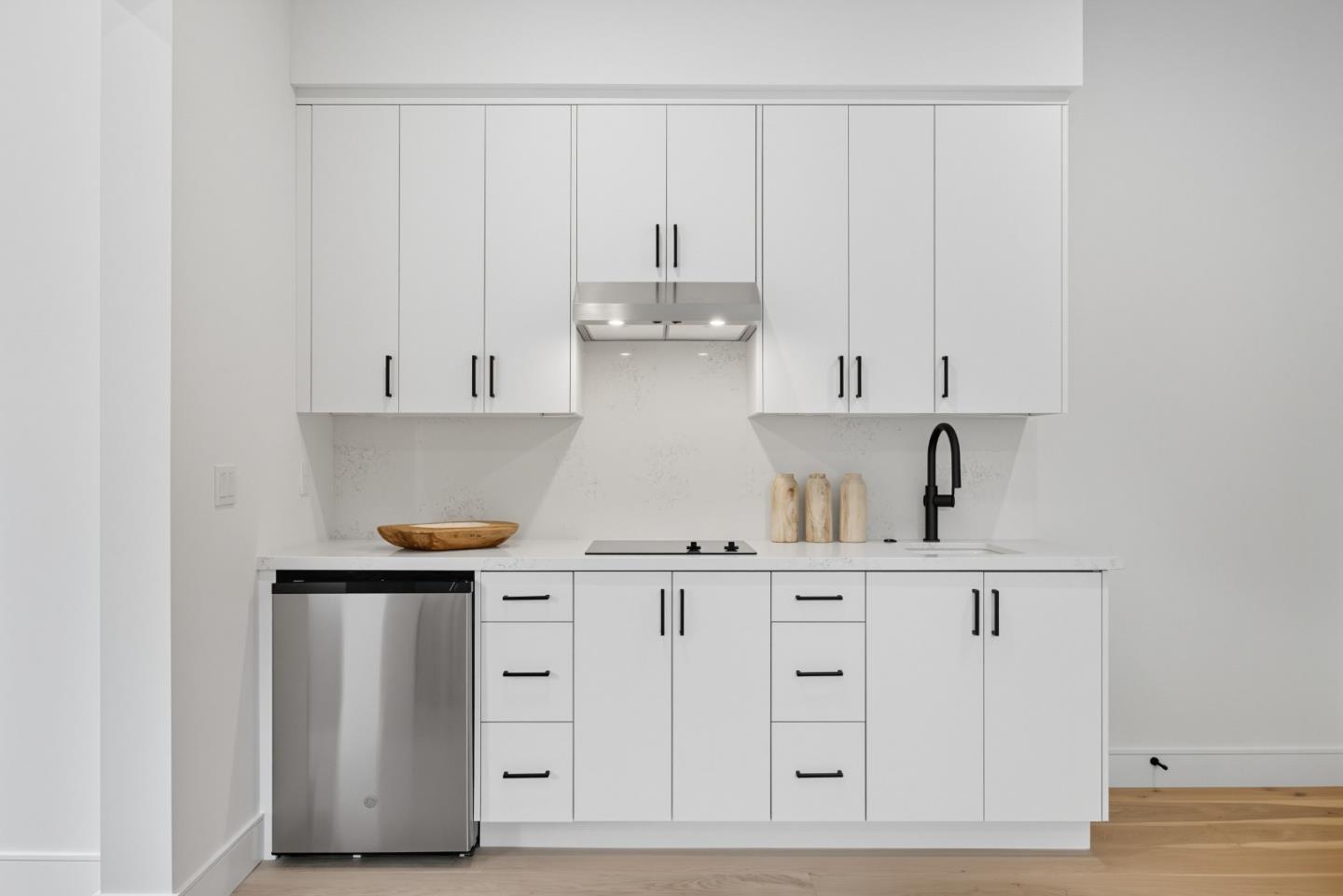 Detail Gallery Image 10 of 52 For 1001 Olive St, Menlo Park,  CA 94025 - 5 Beds | 5/1 Baths