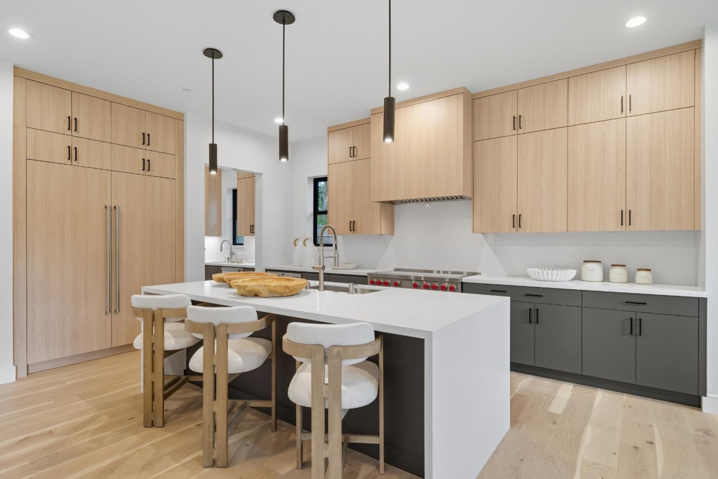 Detail Gallery Image 14 of 52 For 1001 Olive St, Menlo Park,  CA 94025 - 5 Beds | 5/1 Baths