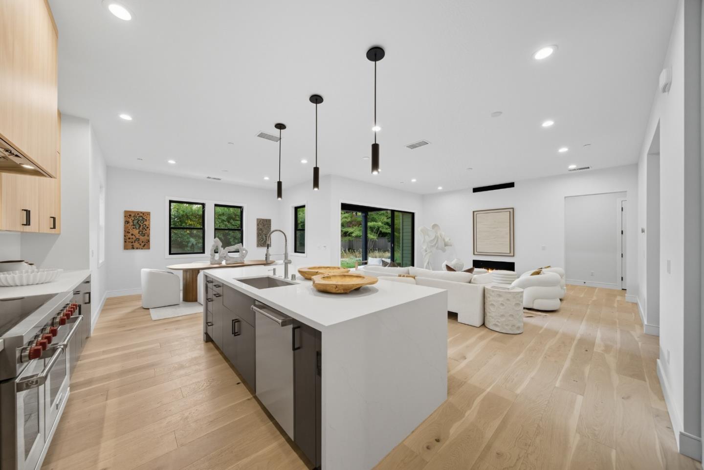 Detail Gallery Image 15 of 52 For 1001 Olive St, Menlo Park,  CA 94025 - 5 Beds | 5/1 Baths