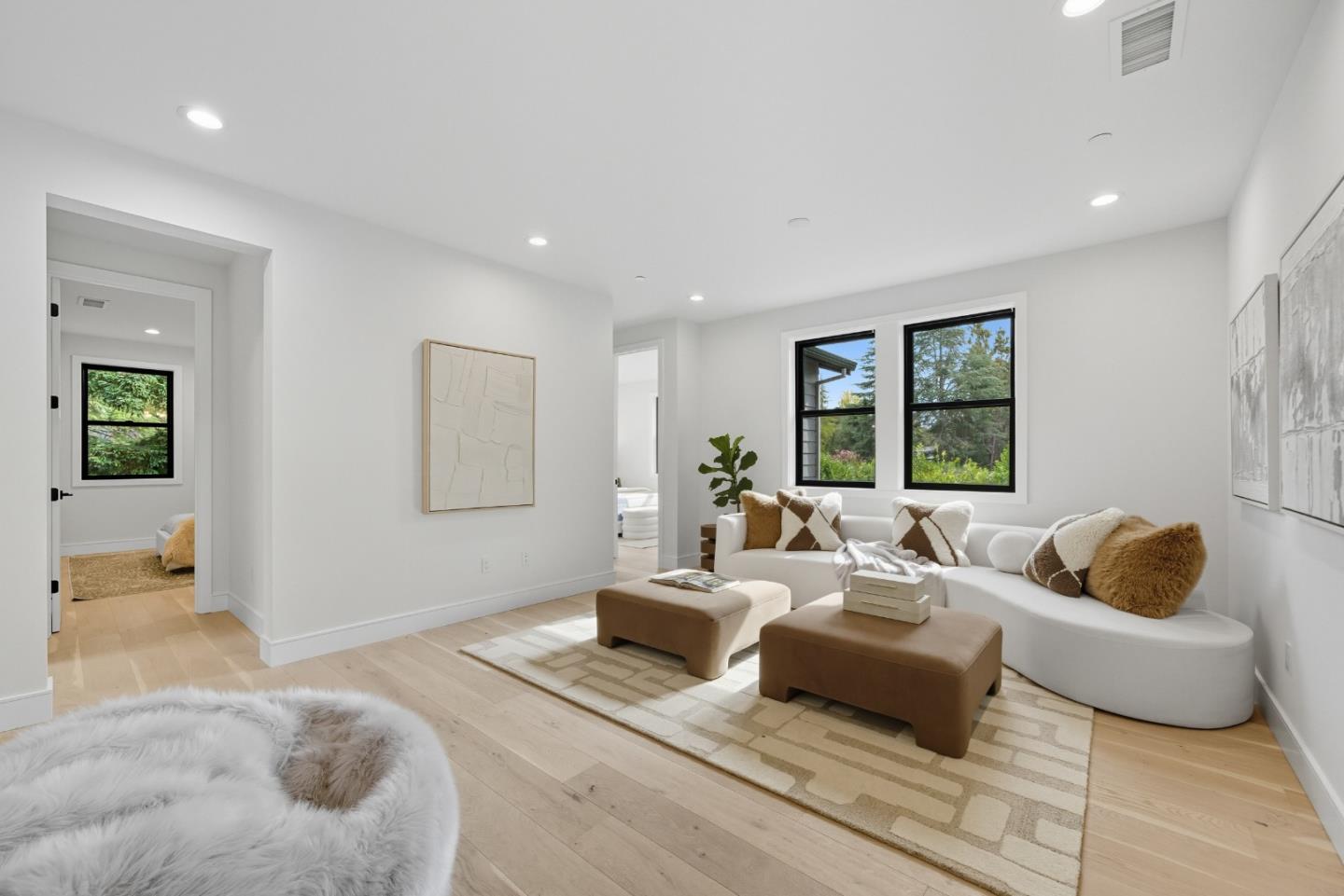 Detail Gallery Image 20 of 52 For 1001 Olive St, Menlo Park,  CA 94025 - 5 Beds | 5/1 Baths