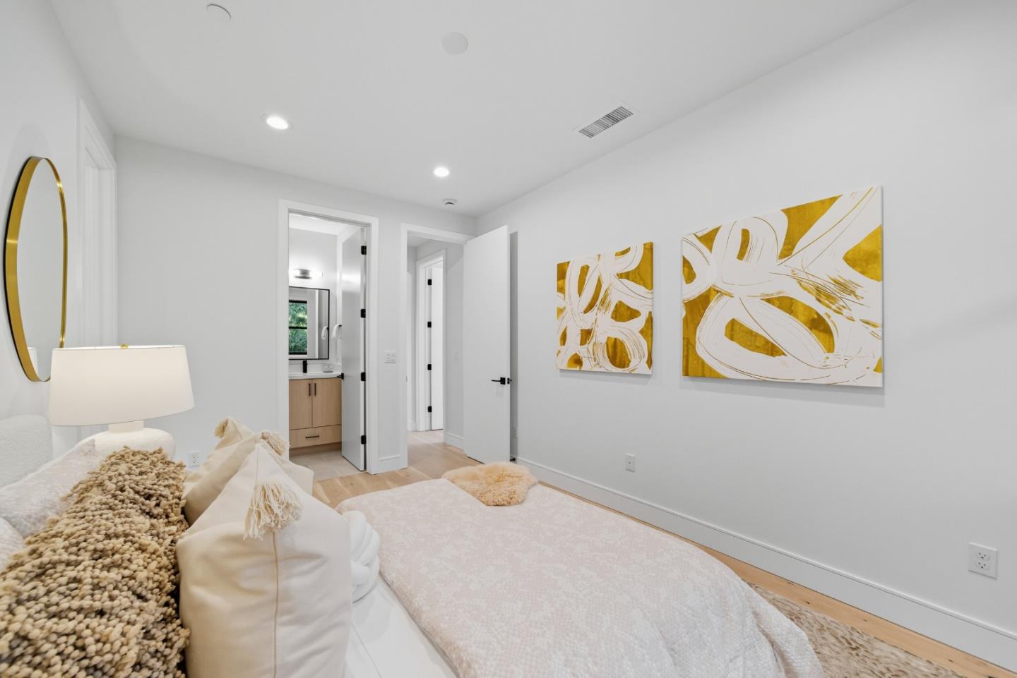 Detail Gallery Image 26 of 52 For 1001 Olive St, Menlo Park,  CA 94025 - 5 Beds | 5/1 Baths