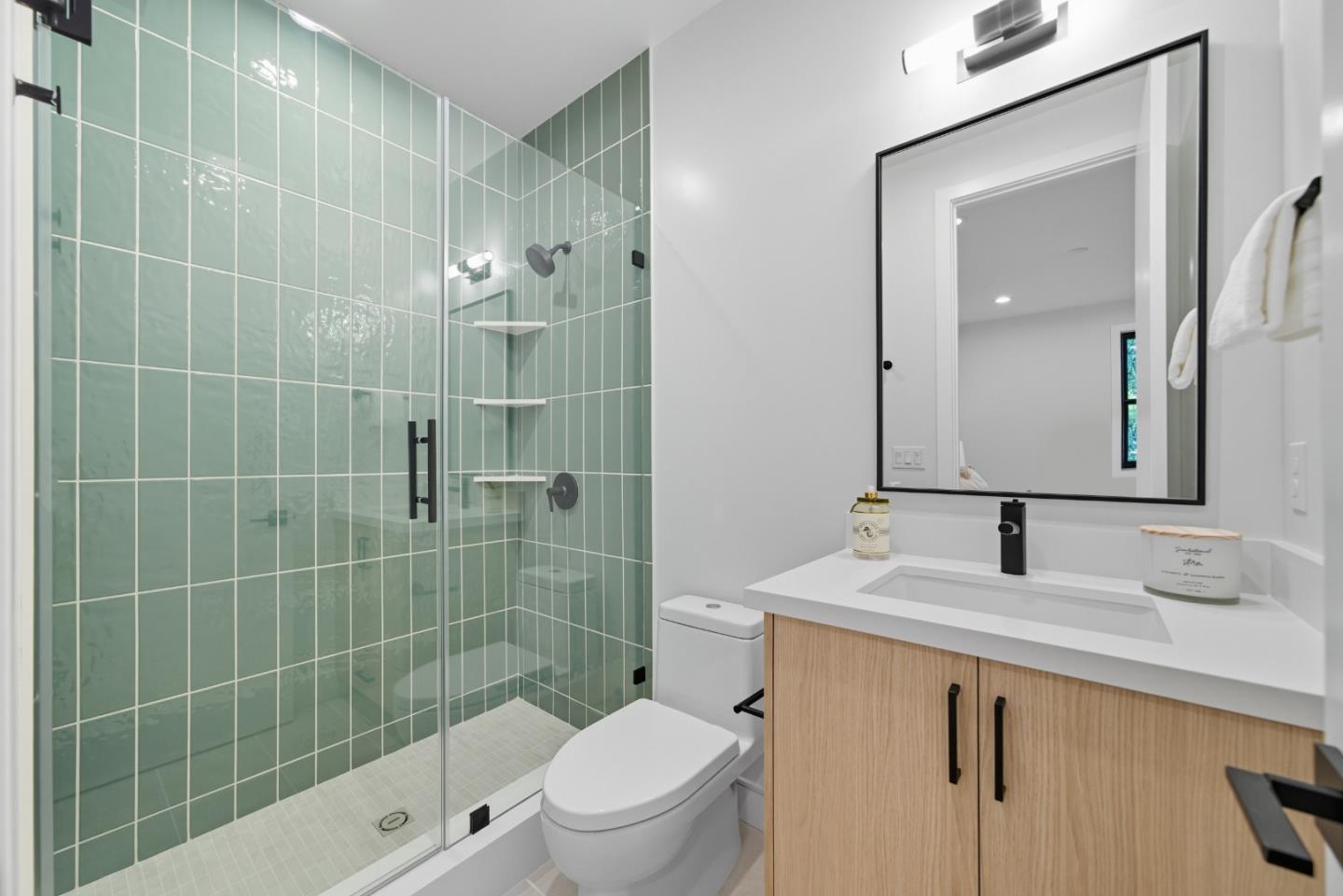 Detail Gallery Image 27 of 52 For 1001 Olive St, Menlo Park,  CA 94025 - 5 Beds | 5/1 Baths