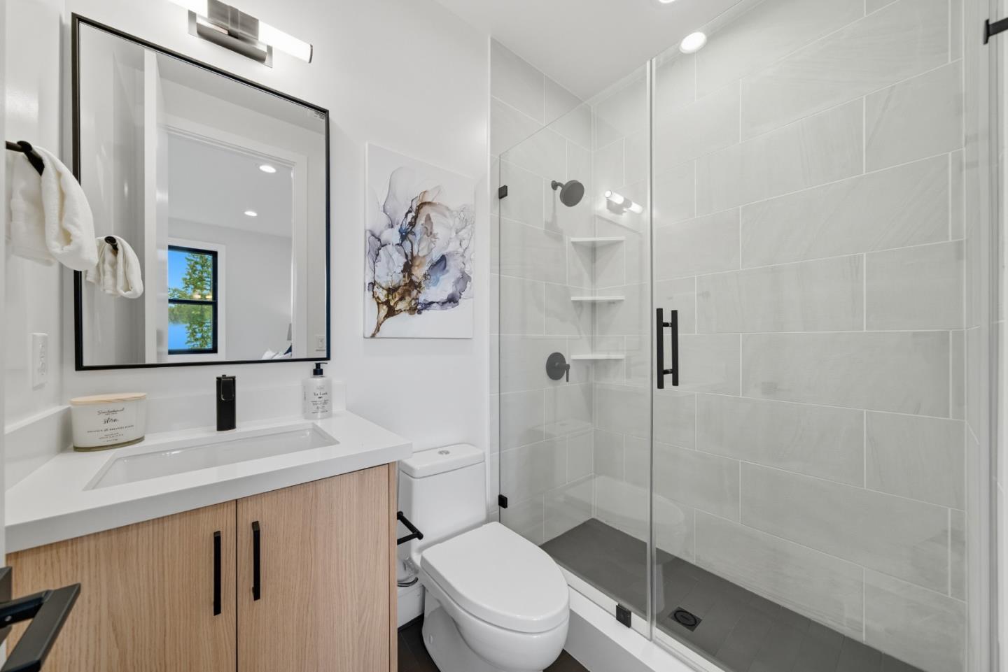 Detail Gallery Image 30 of 52 For 1001 Olive St, Menlo Park,  CA 94025 - 5 Beds | 5/1 Baths