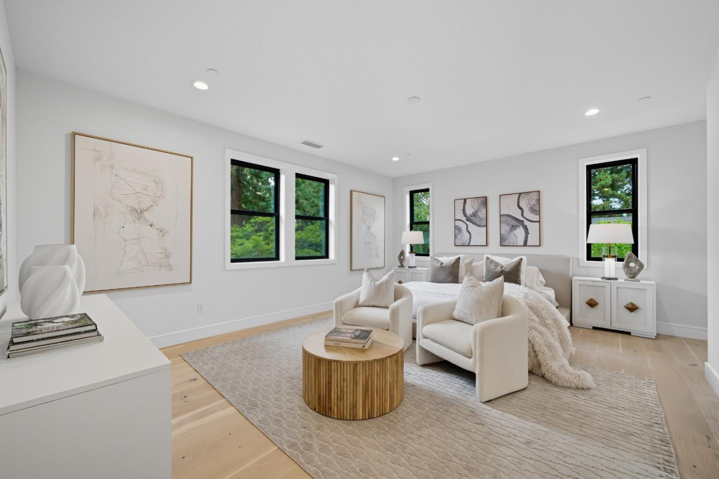 Detail Gallery Image 32 of 52 For 1001 Olive St, Menlo Park,  CA 94025 - 5 Beds | 5/1 Baths