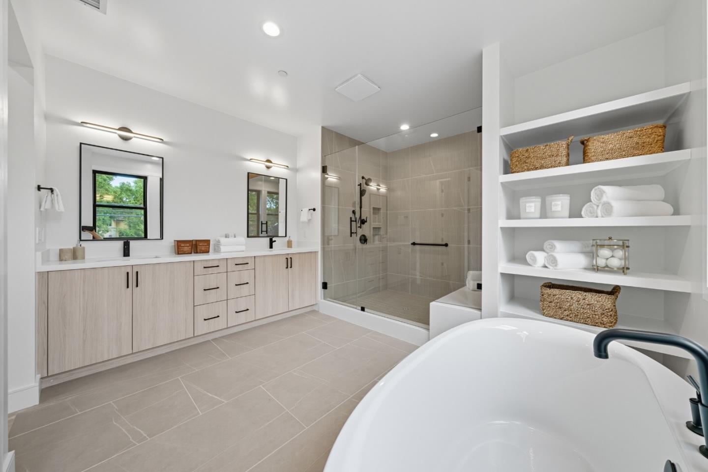 Detail Gallery Image 35 of 52 For 1001 Olive St, Menlo Park,  CA 94025 - 5 Beds | 5/1 Baths