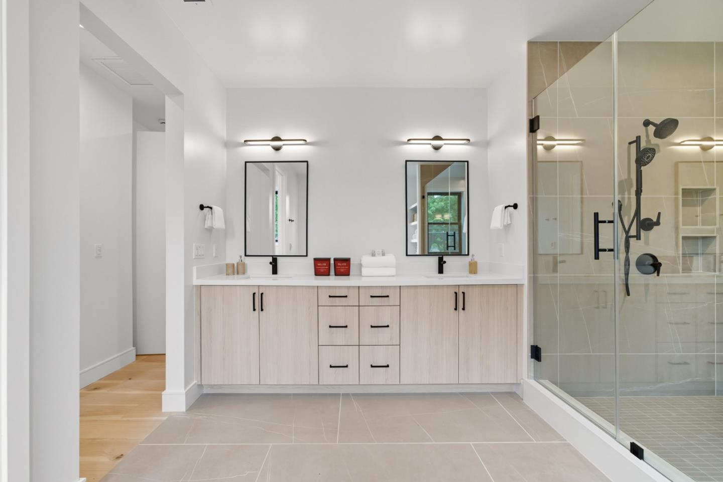 Detail Gallery Image 36 of 52 For 1001 Olive St, Menlo Park,  CA 94025 - 5 Beds | 5/1 Baths