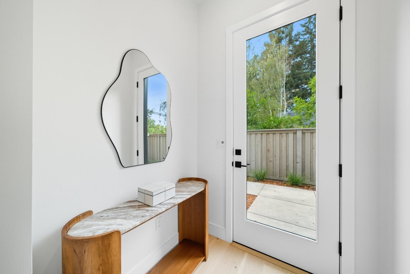 Detail Gallery Image 39 of 52 For 1001 Olive St, Menlo Park,  CA 94025 - 5 Beds | 5/1 Baths