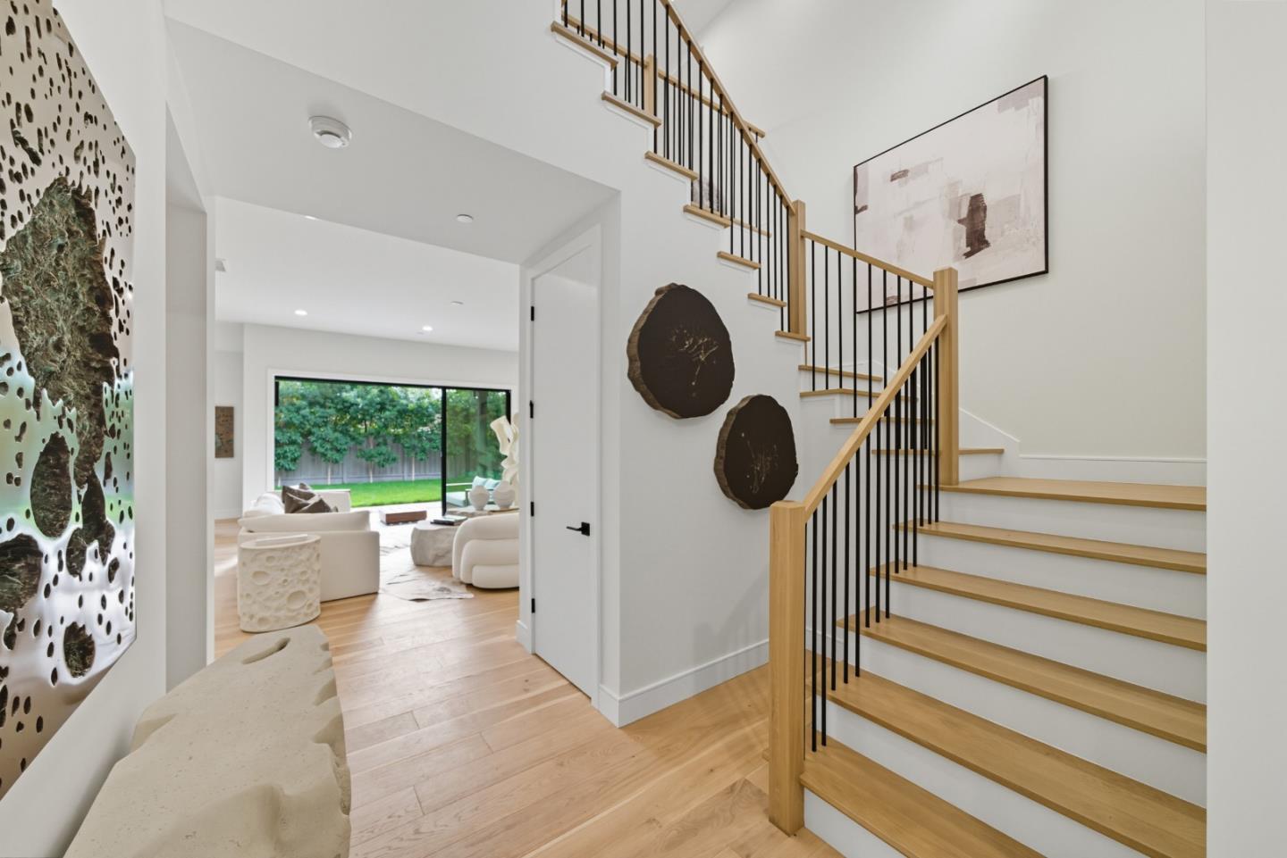 Detail Gallery Image 4 of 52 For 1001 Olive St, Menlo Park,  CA 94025 - 5 Beds | 5/1 Baths