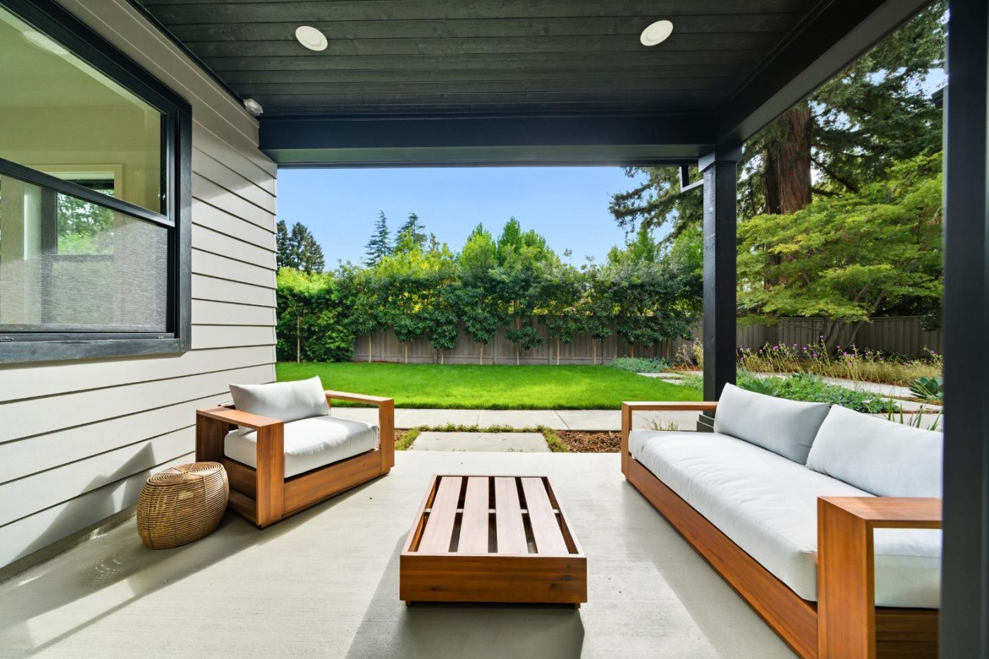 Detail Gallery Image 41 of 52 For 1001 Olive St, Menlo Park,  CA 94025 - 5 Beds | 5/1 Baths