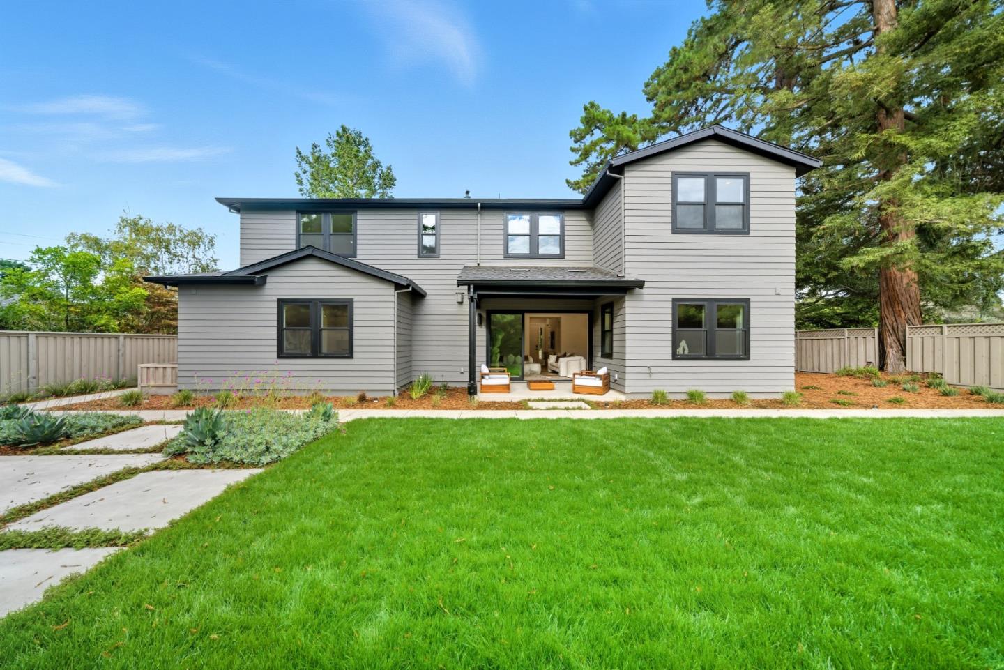 Detail Gallery Image 44 of 52 For 1001 Olive St, Menlo Park,  CA 94025 - 5 Beds | 5/1 Baths