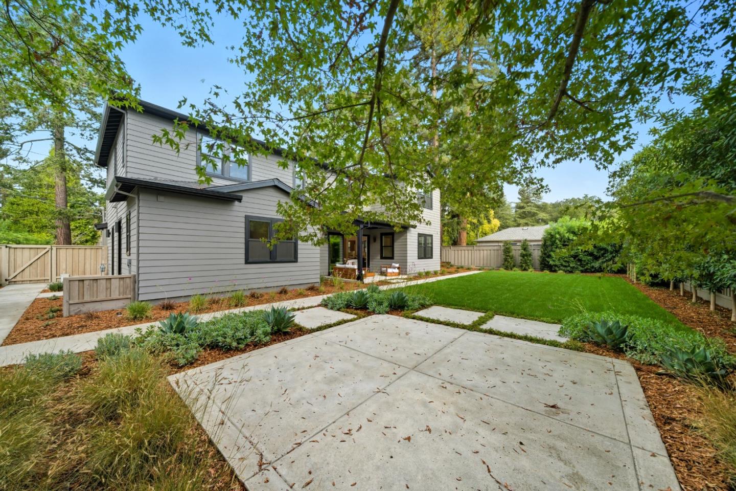 Detail Gallery Image 45 of 52 For 1001 Olive St, Menlo Park,  CA 94025 - 5 Beds | 5/1 Baths