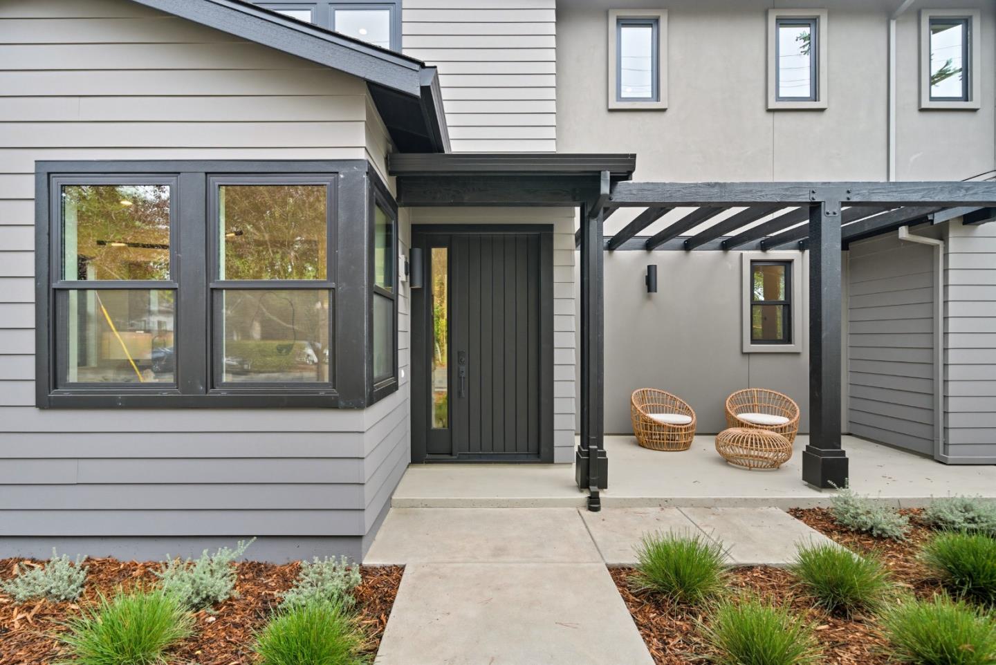 Detail Gallery Image 47 of 52 For 1001 Olive St, Menlo Park,  CA 94025 - 5 Beds | 5/1 Baths