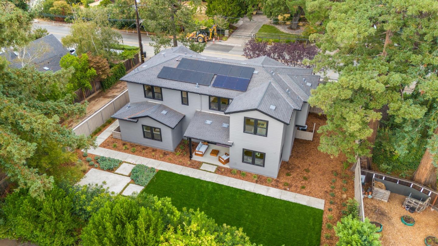 Detail Gallery Image 48 of 52 For 1001 Olive St, Menlo Park,  CA 94025 - 5 Beds | 5/1 Baths