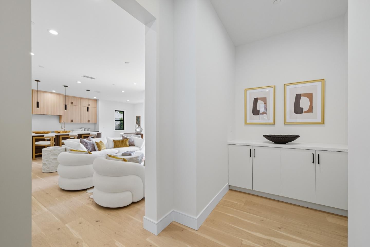 Detail Gallery Image 7 of 52 For 1001 Olive St, Menlo Park,  CA 94025 - 5 Beds | 5/1 Baths