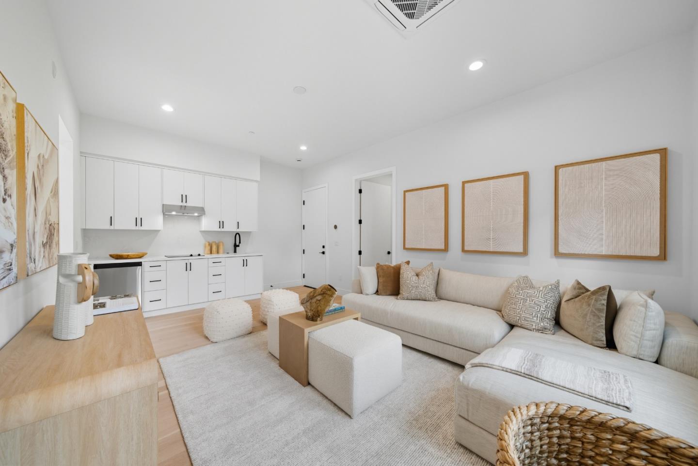 Detail Gallery Image 9 of 52 For 1001 Olive St, Menlo Park,  CA 94025 - 5 Beds | 5/1 Baths