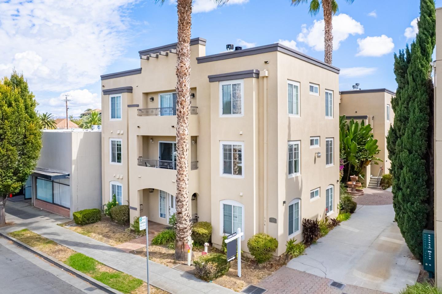 Detail Gallery Image 34 of 46 For 134 Carroll St #201,  Sunnyvale,  CA 94086 - 3 Beds | 2 Baths