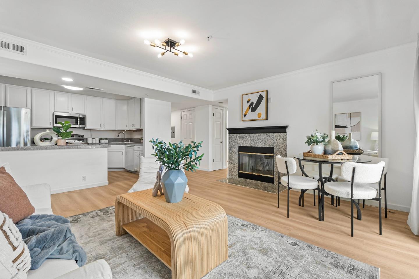 Detail Gallery Image 6 of 46 For 134 Carroll St #201,  Sunnyvale,  CA 94086 - 3 Beds | 2 Baths