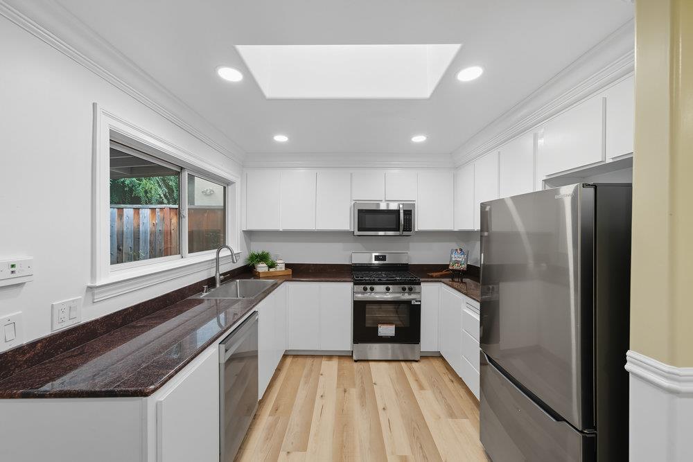 Detail Gallery Image 13 of 38 For 1020 E Mission St, San Jose,  CA 95112 - 4 Beds | 2 Baths