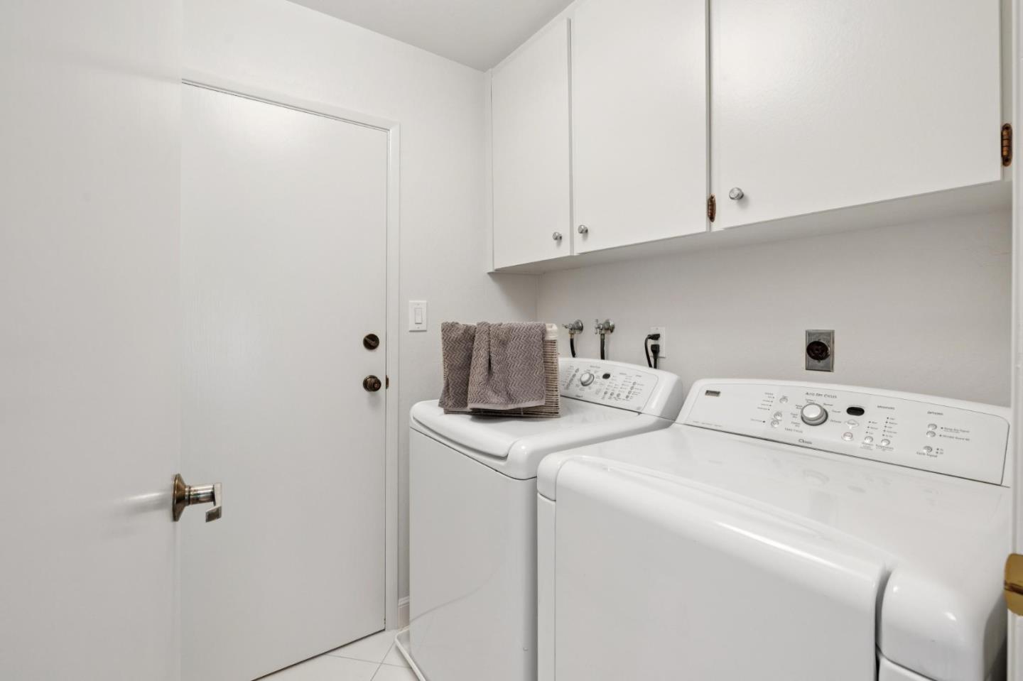 Detail Gallery Image 94 of 119 For 1418 Crestwood Ct, San Mateo,  CA 94403 - 4 Beds | 3 Baths