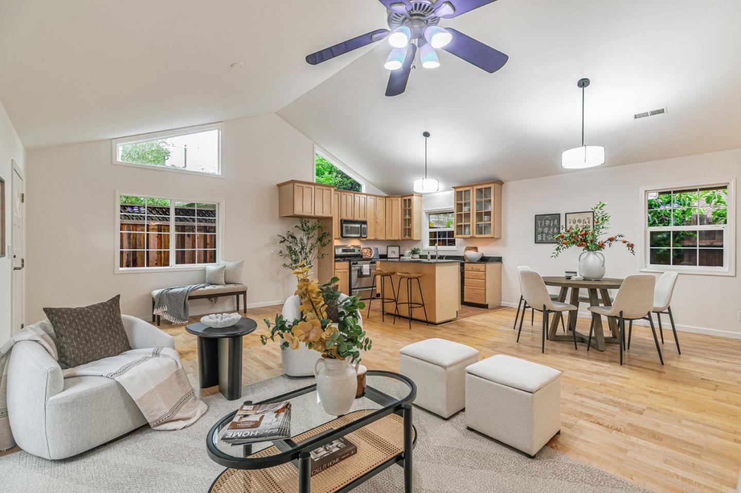 Detail Gallery Image 15 of 37 For 1037 Windermere Ave, Menlo Park,  CA 94025 - 2 Beds | 2 Baths