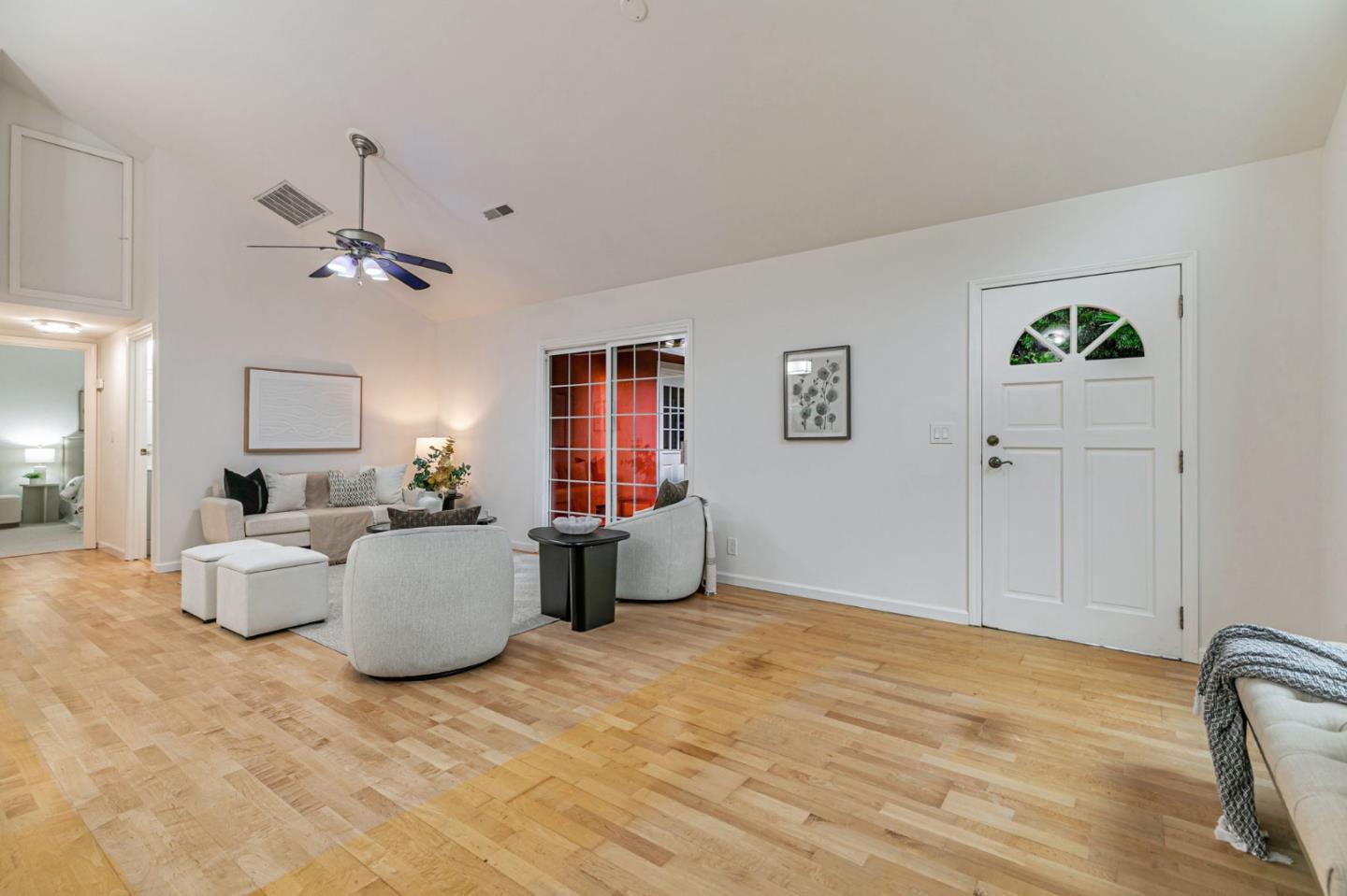 Detail Gallery Image 16 of 37 For 1037 Windermere Ave, Menlo Park,  CA 94025 - 2 Beds | 2 Baths