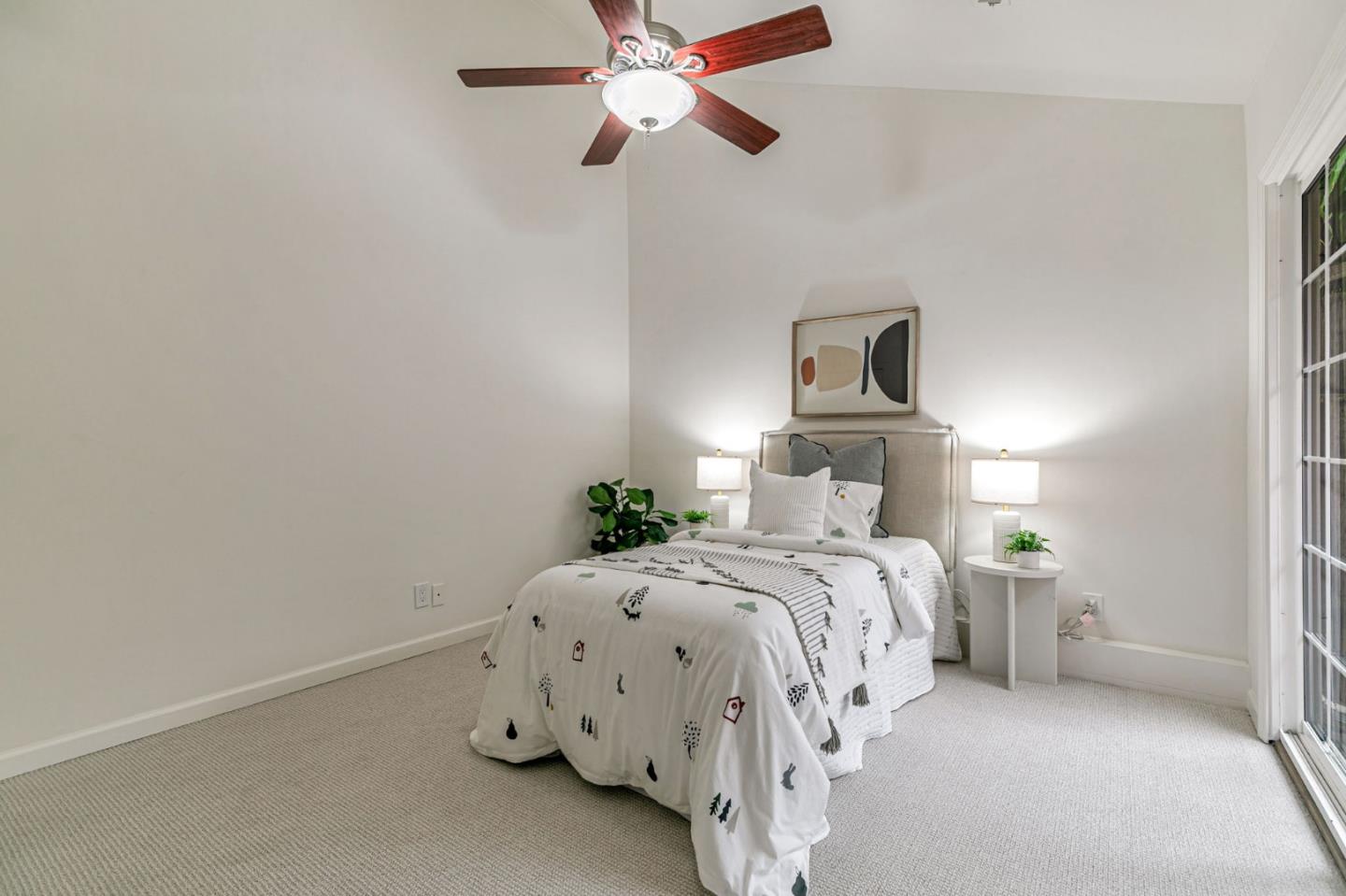 Detail Gallery Image 20 of 37 For 1037 Windermere Ave, Menlo Park,  CA 94025 - 2 Beds | 2 Baths