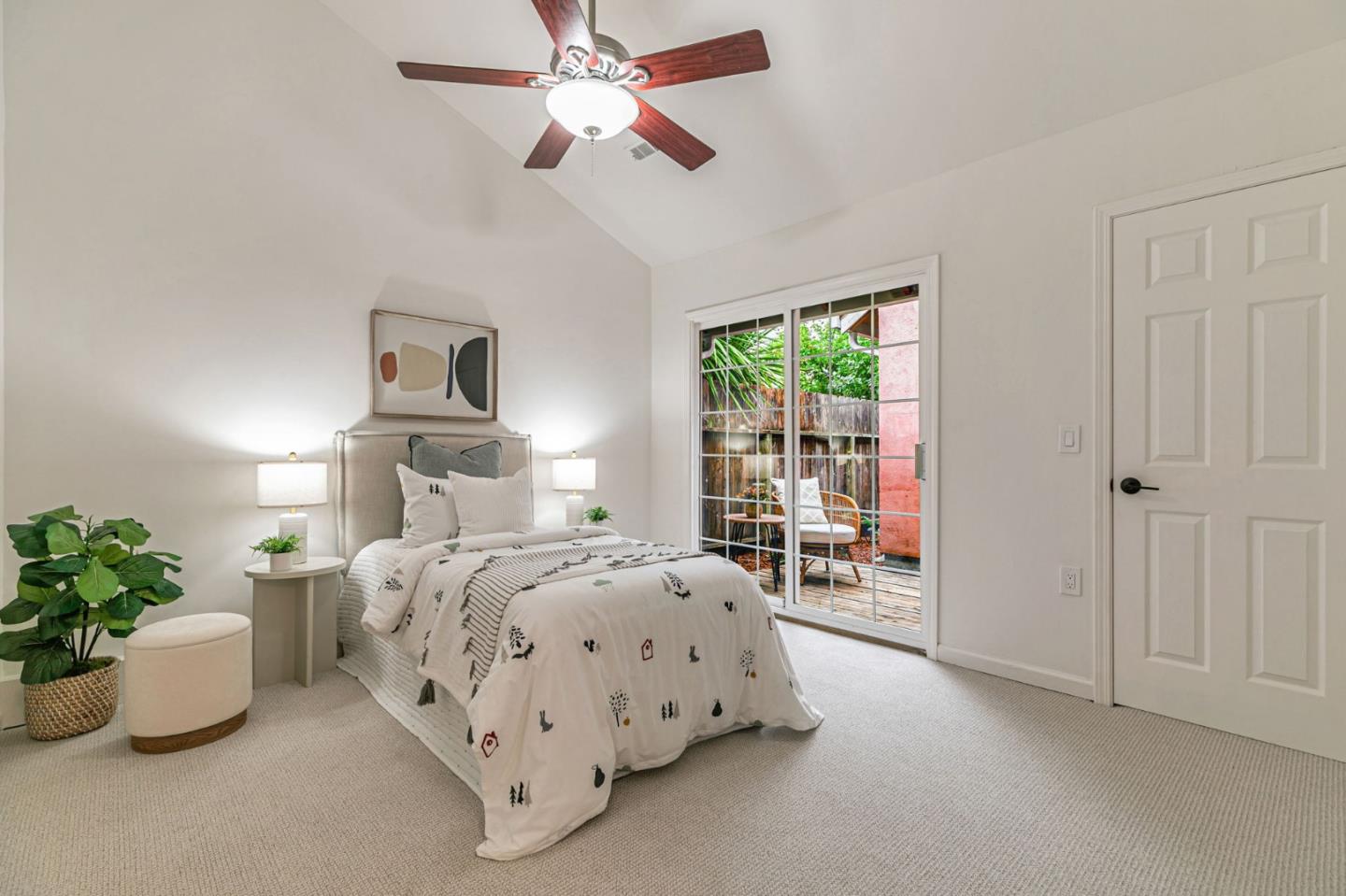 Detail Gallery Image 21 of 37 For 1037 Windermere Ave, Menlo Park,  CA 94025 - 2 Beds | 2 Baths