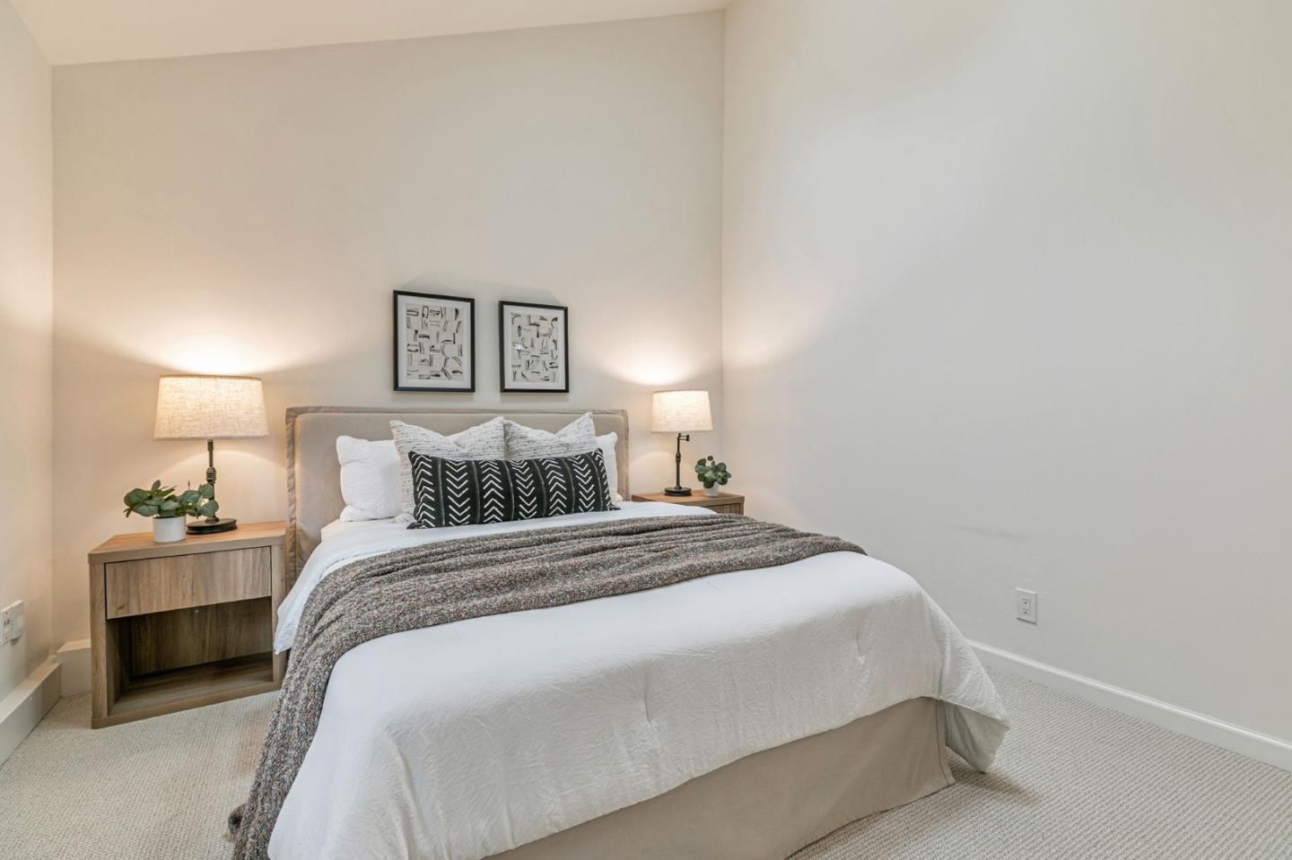 Detail Gallery Image 24 of 37 For 1037 Windermere Ave, Menlo Park,  CA 94025 - 2 Beds | 2 Baths