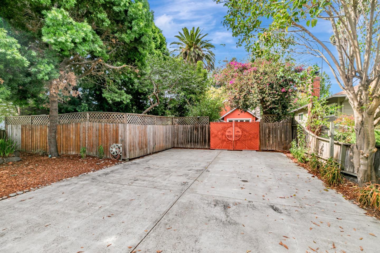 Detail Gallery Image 33 of 37 For 1037 Windermere Ave, Menlo Park,  CA 94025 - 2 Beds | 2 Baths